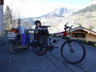 Remorque_à_vélo_deux_roues_DSCF1110.JPG